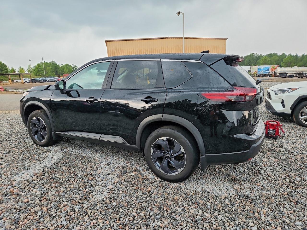 2025 Nissan Rogue Sv - Image 2