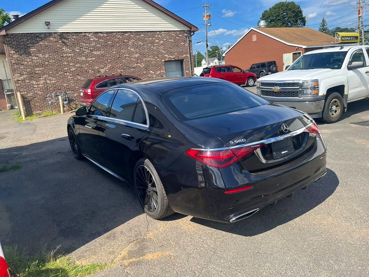 2022 Mercedes-Benz S 580 4Matic - Image 2