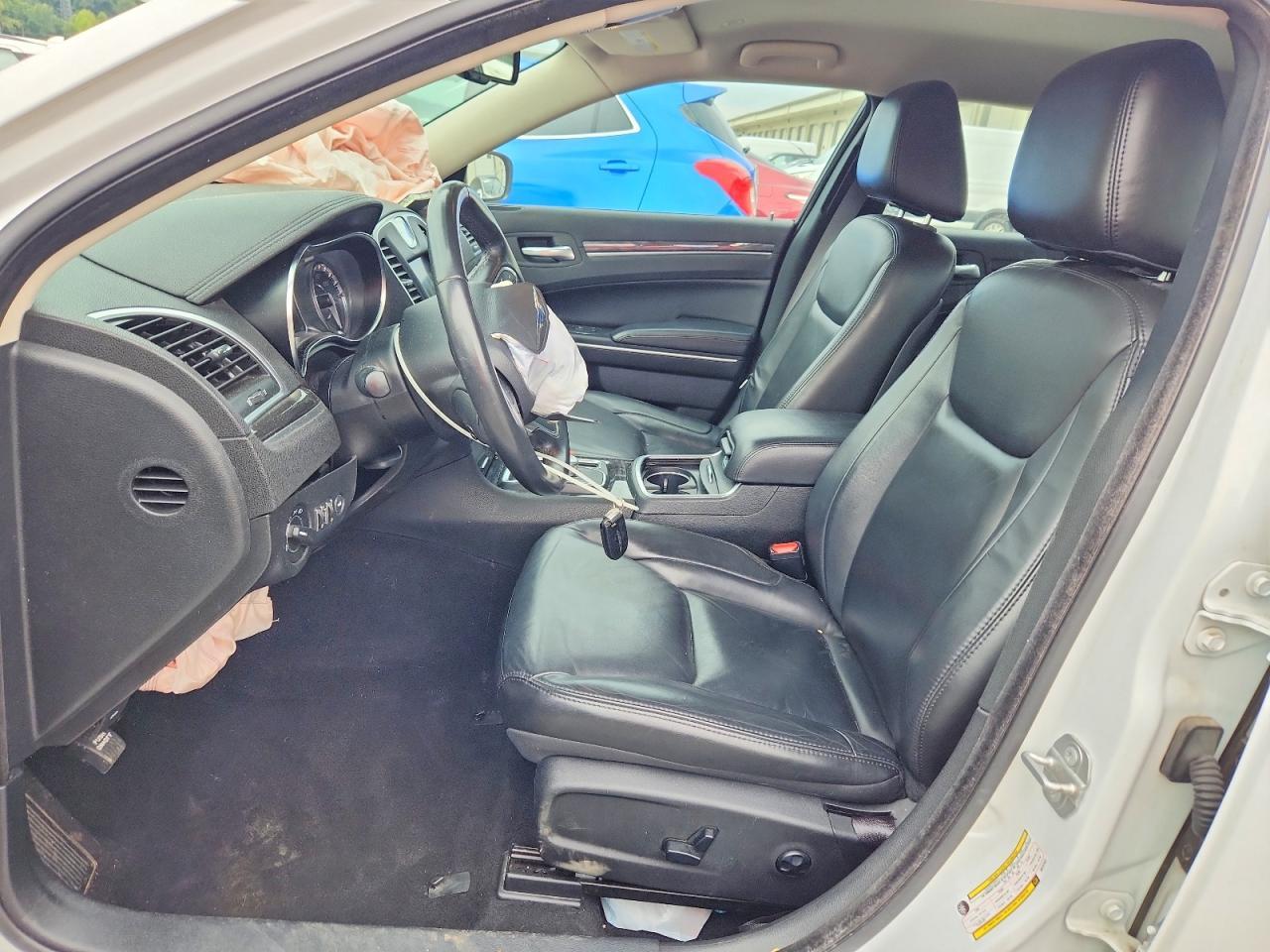 2019 Chrysler 300 Touring - Image 7