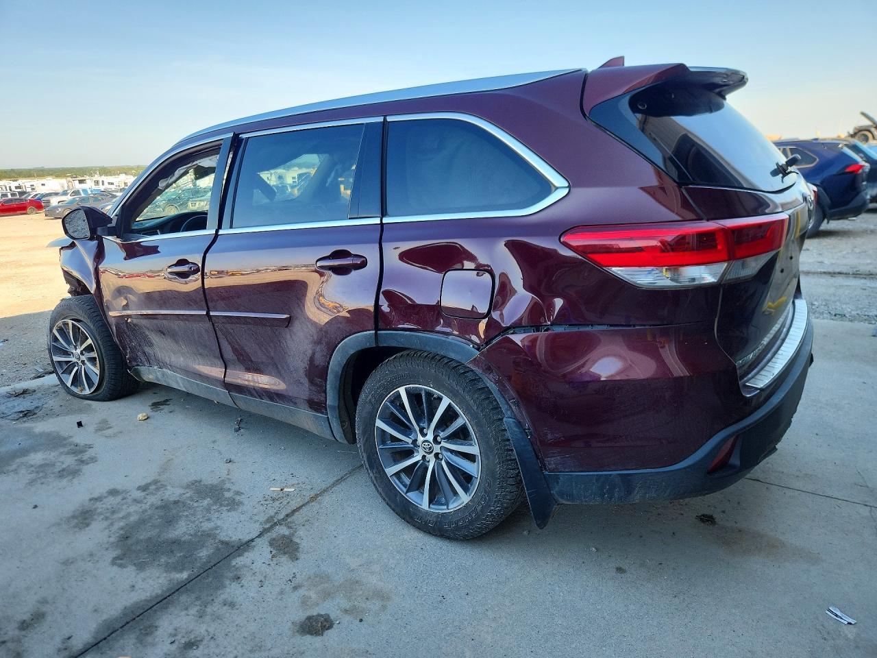 2019 Toyota Highlander Xle - Фото 2