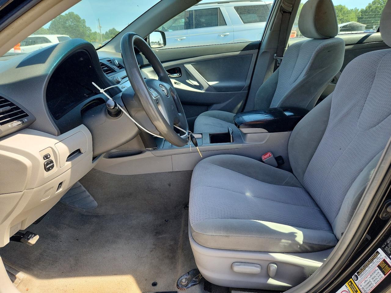 2011 Toyota Camry Le - Image 7
