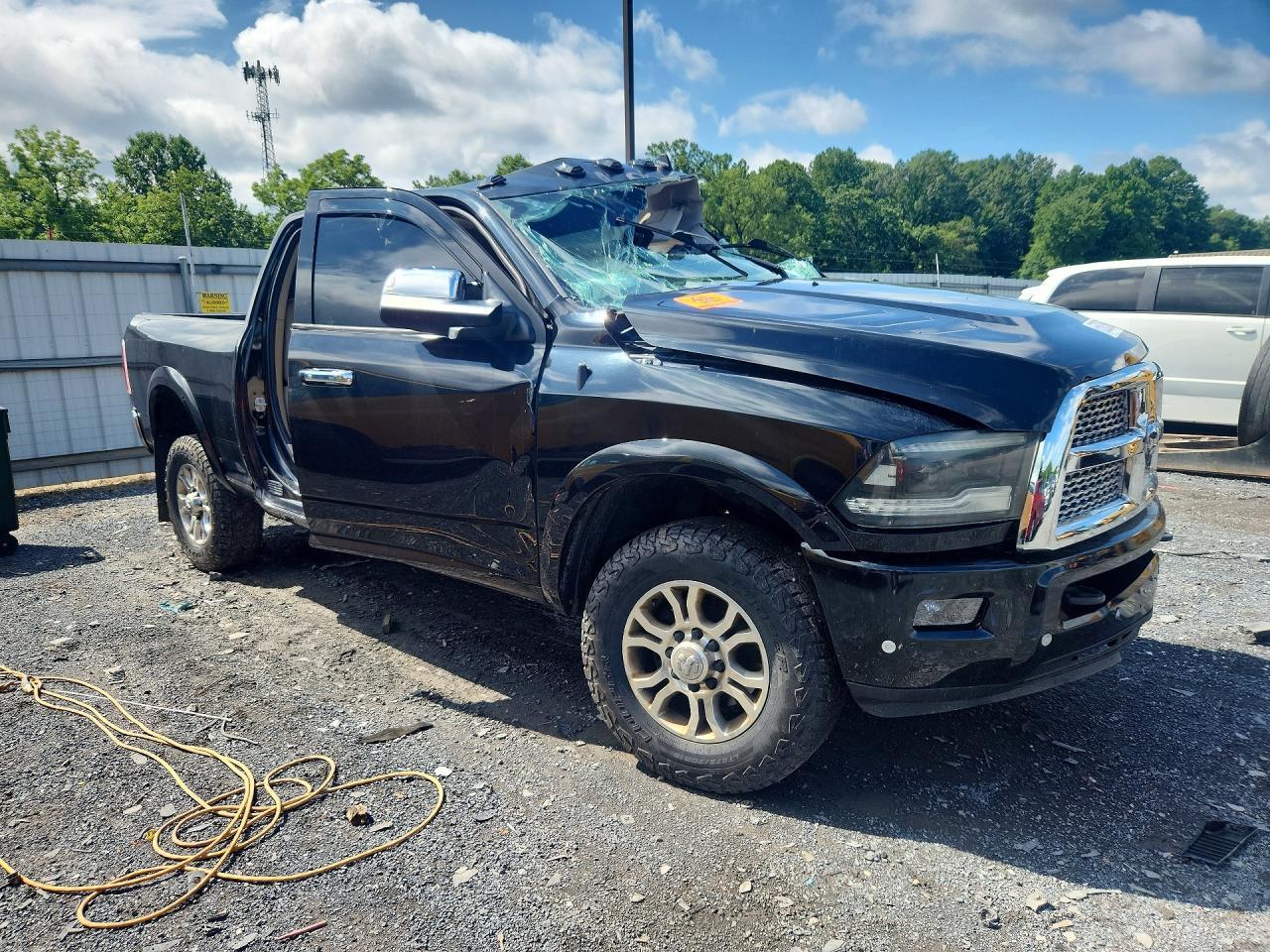 2016 Ram 2500 Laramie - Image 4