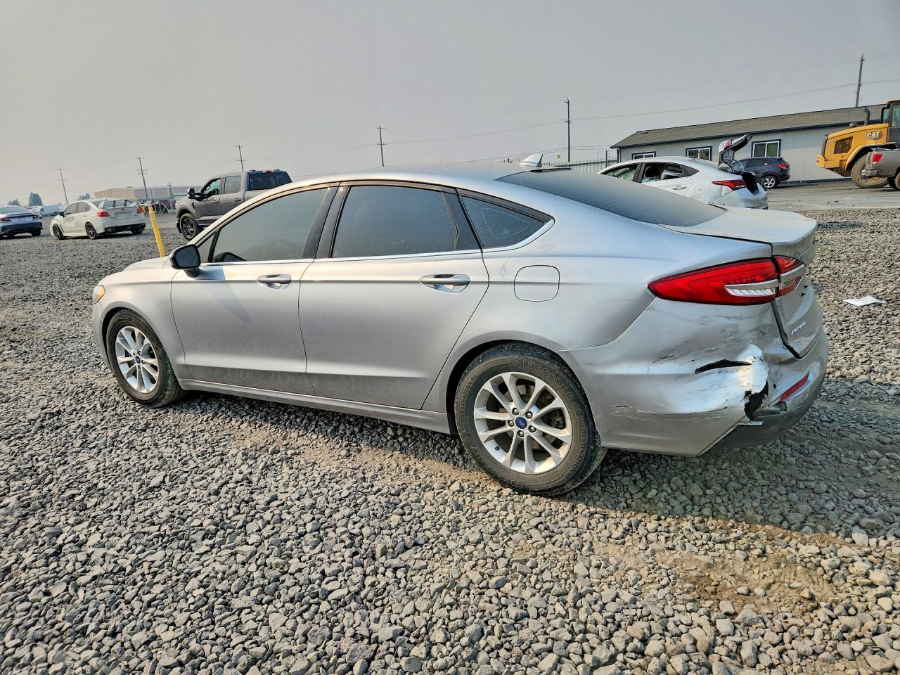 2020 Ford Fusion Se - Image 2