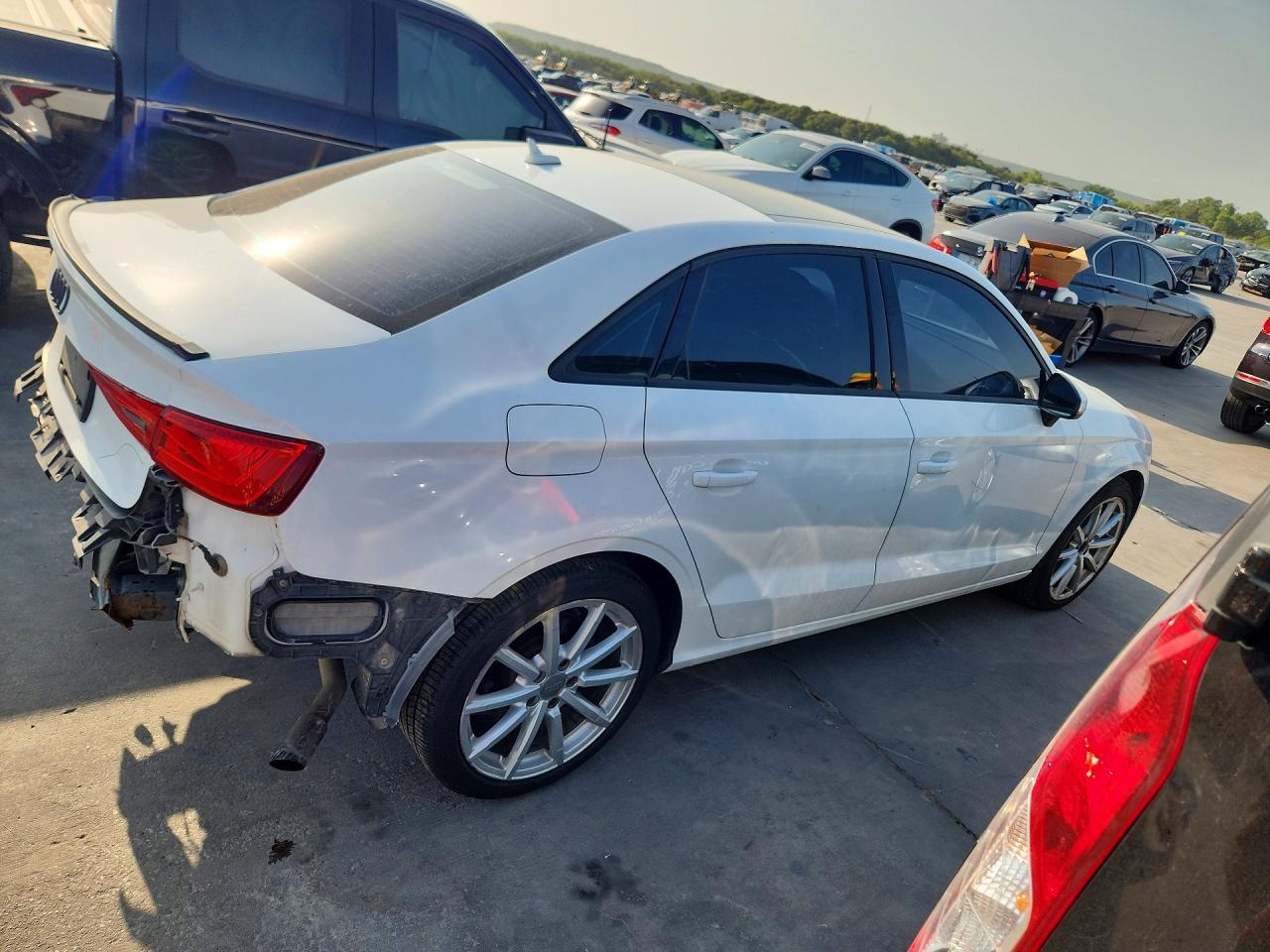 2016 Audi A3 Premium - Фото 3