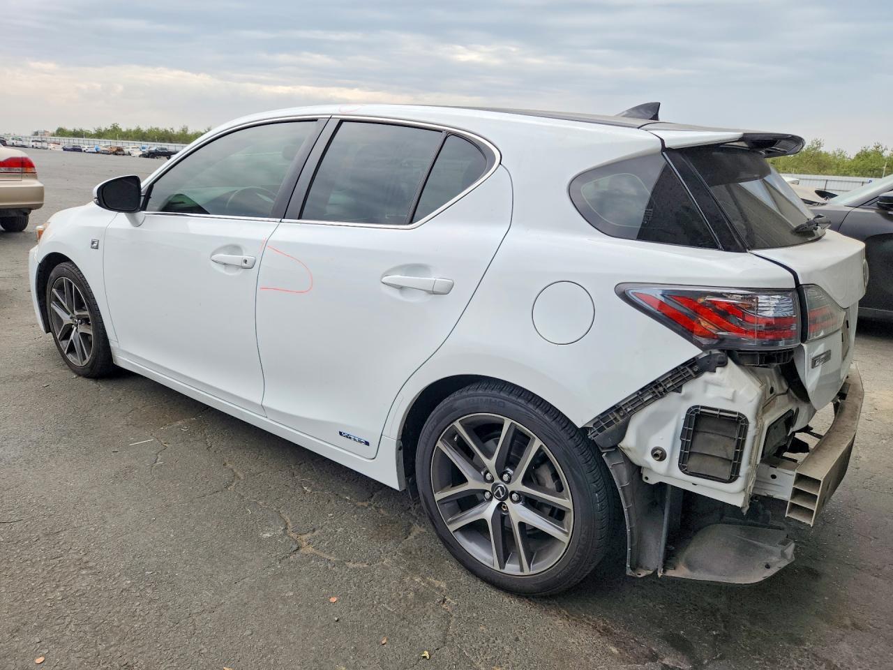 2017 Lexus Ct 200 - Фото 2