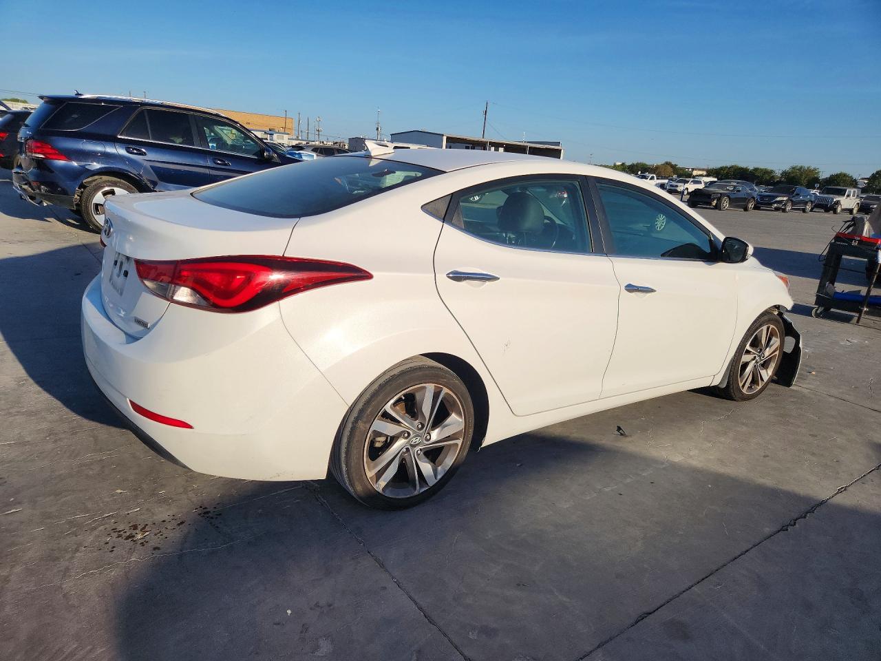 2015 Hyundai Elantra Limited - Image 3
