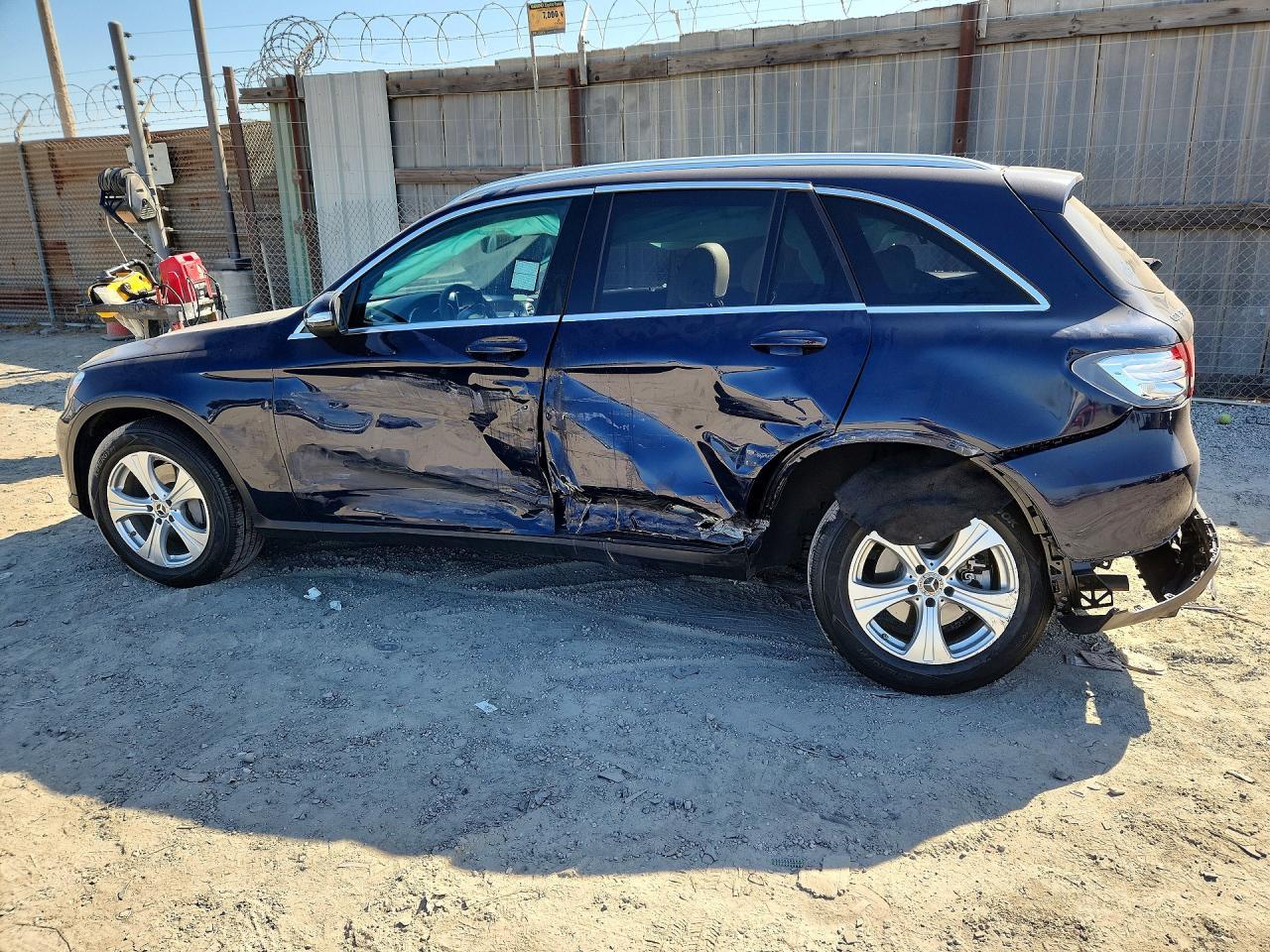 2018 Mercedes-Benz Glc 300 - Image 2