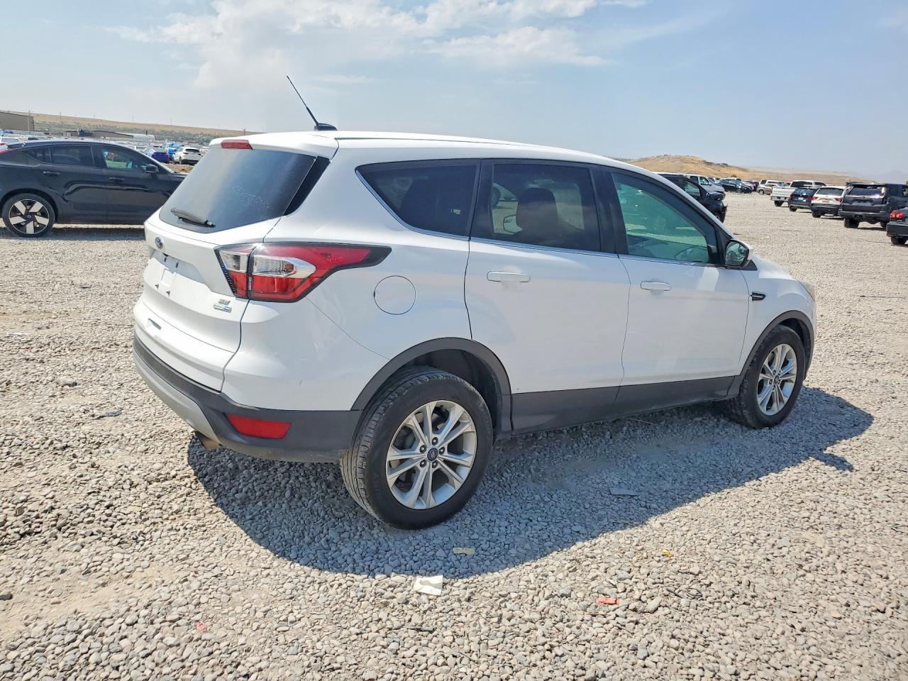 2017 Ford Escape Se - Фото 3