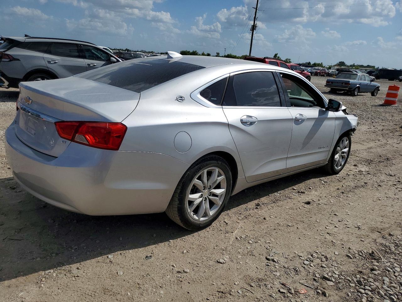 2019 Chevrolet Impala Lt - Image 3