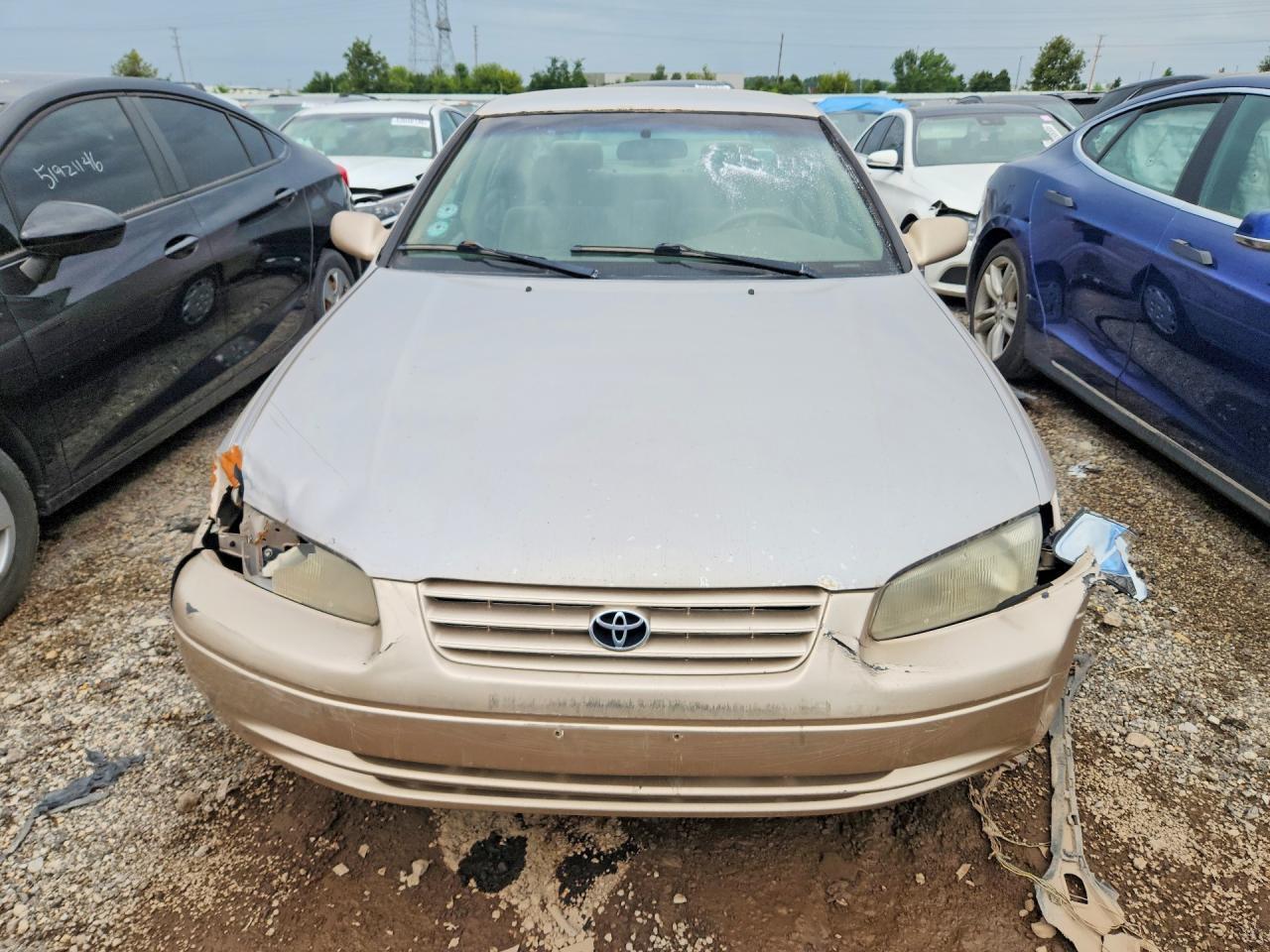 1999 Toyota Camry Le - Фото 5