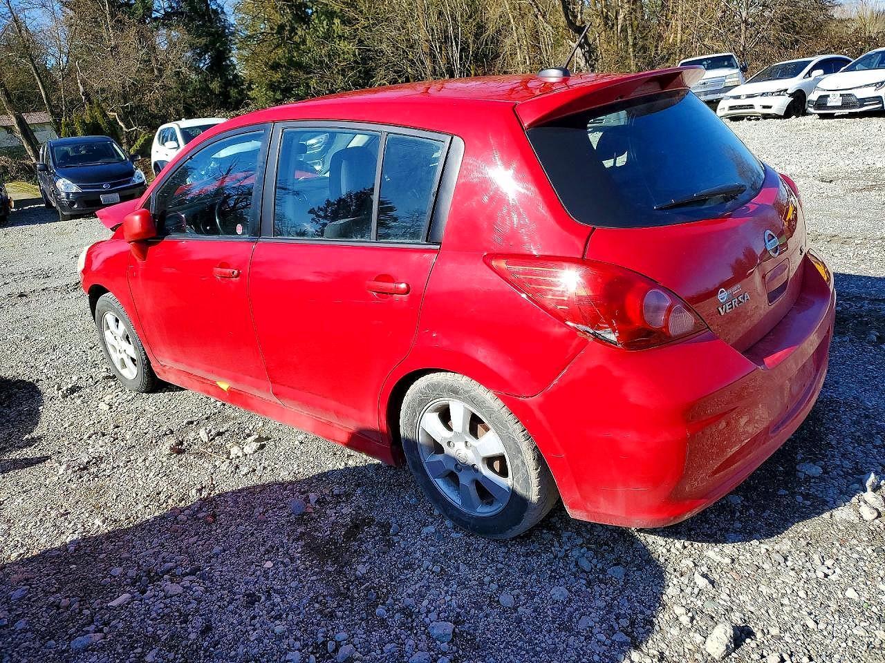 2009 Nissan Versa 1.8 S - Image 2