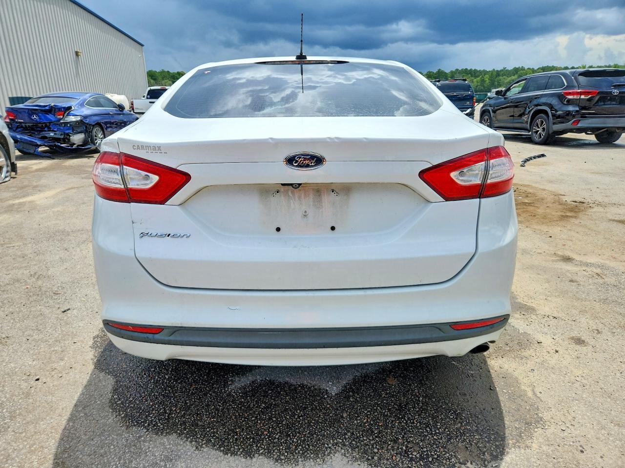 2016 Ford Fusion S - Фото 6