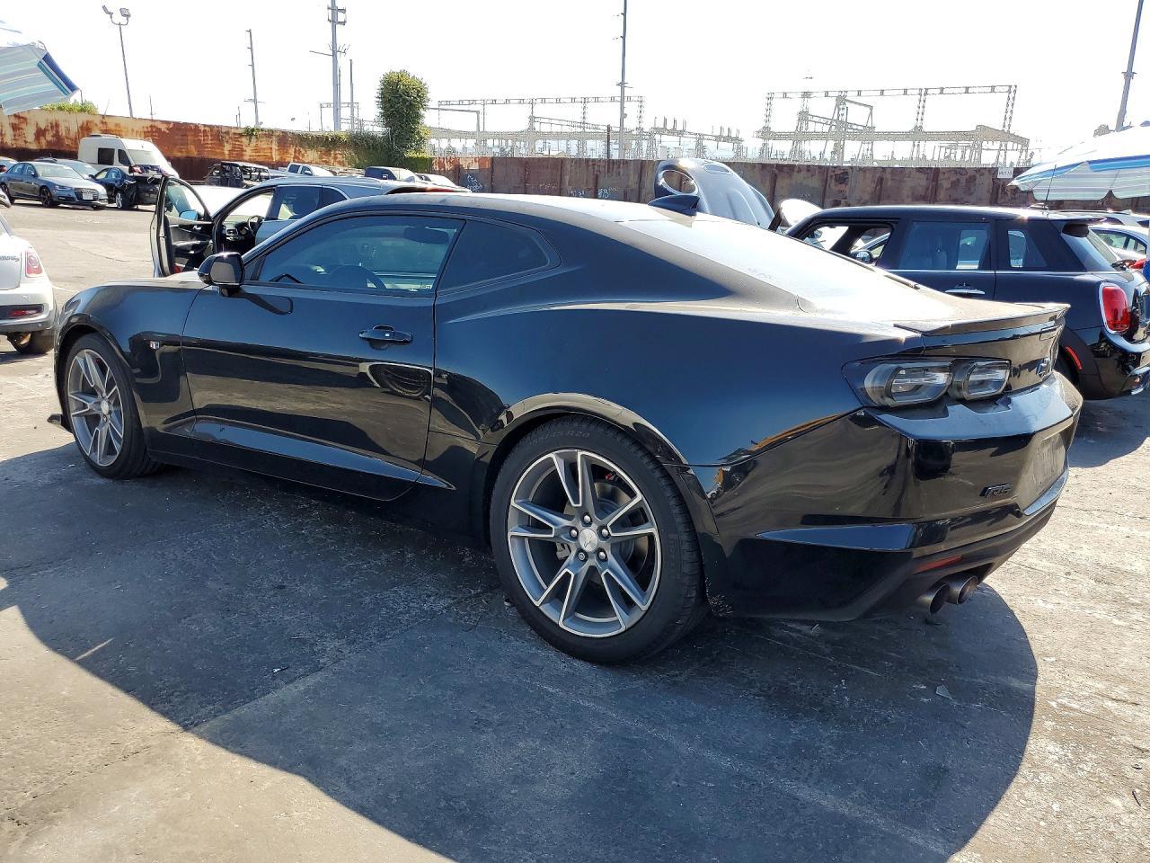 2022 Chevrolet Camaro Lt - Фото 2