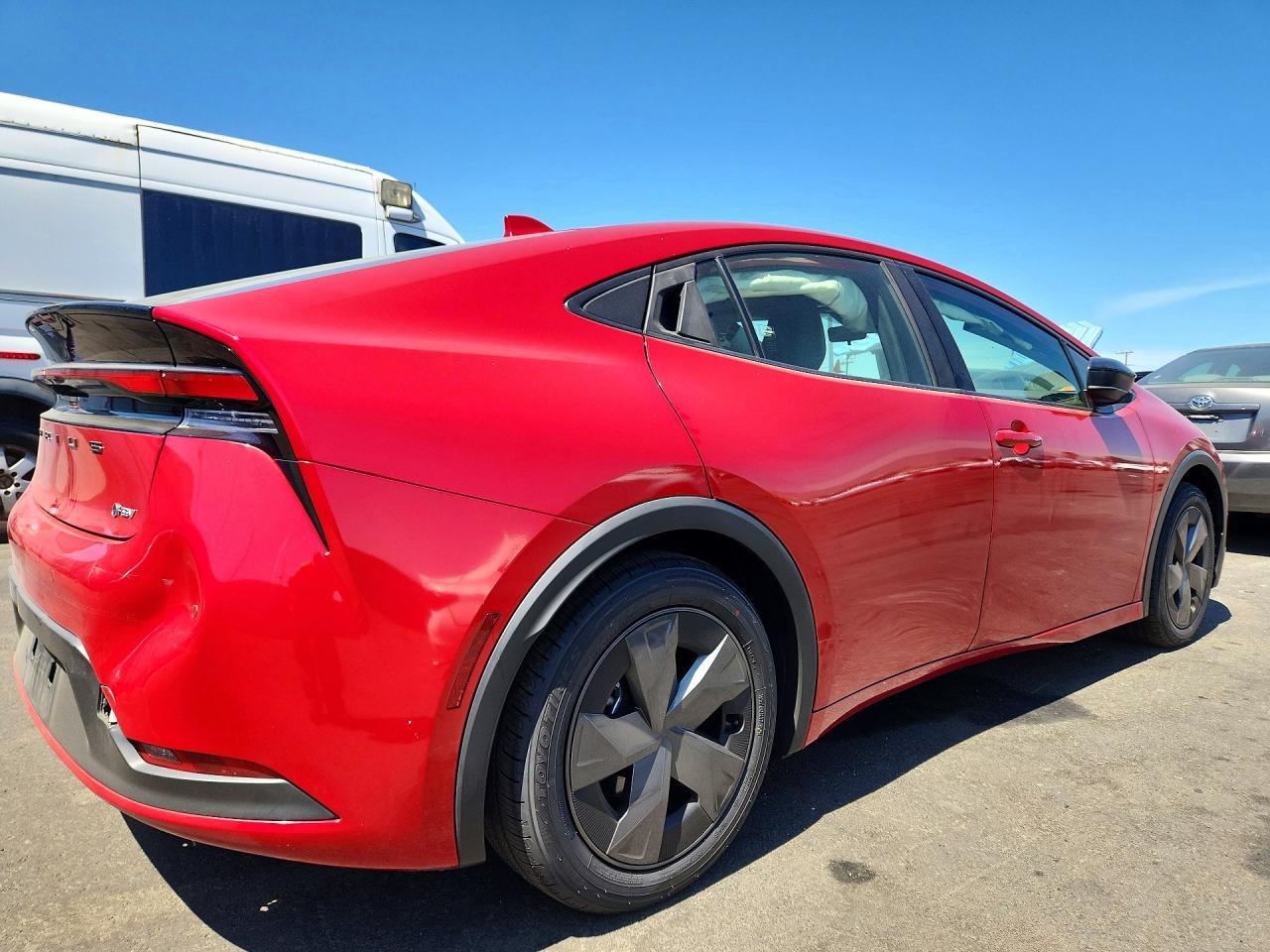 2023 Toyota Prius Le - Image 3