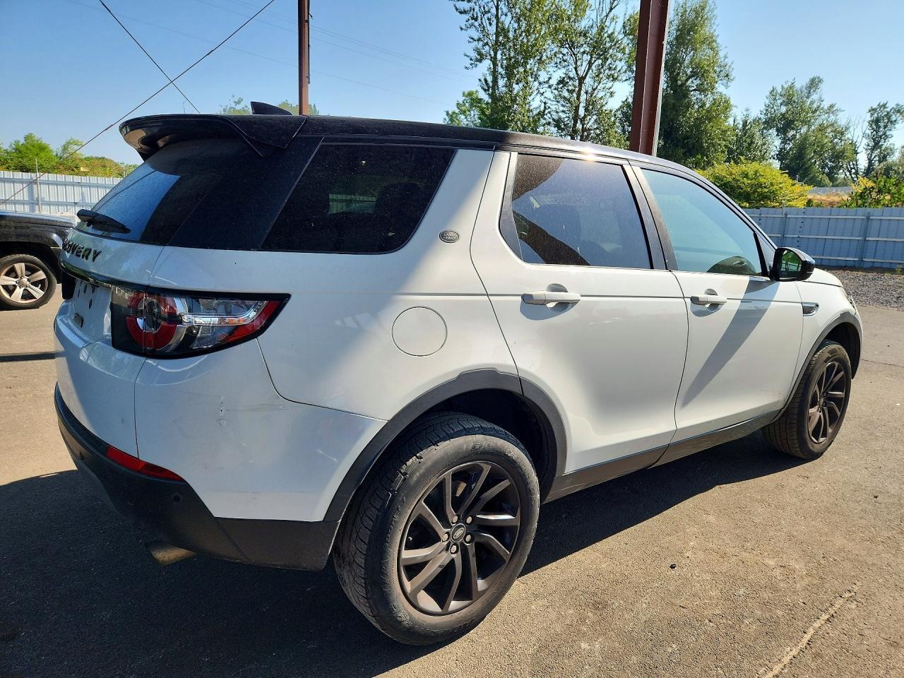 2017 Land Rover Discovery Sport Se - Image 3