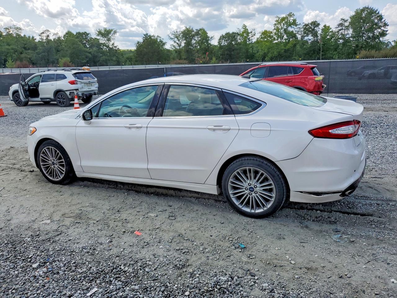 2016 Ford Fusion Se - Фото 2