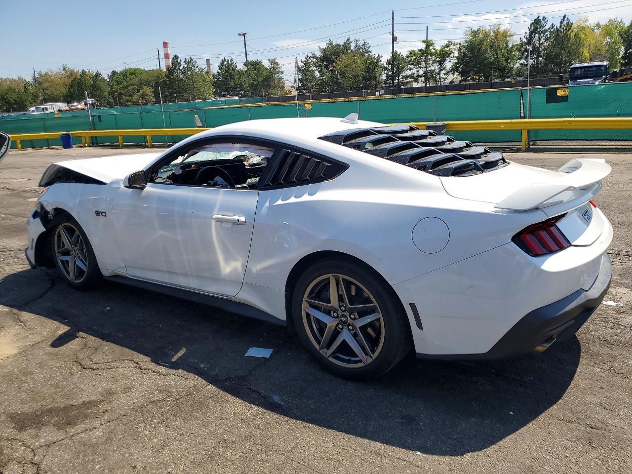 2024 Ford Mustang Gt - Фото 2