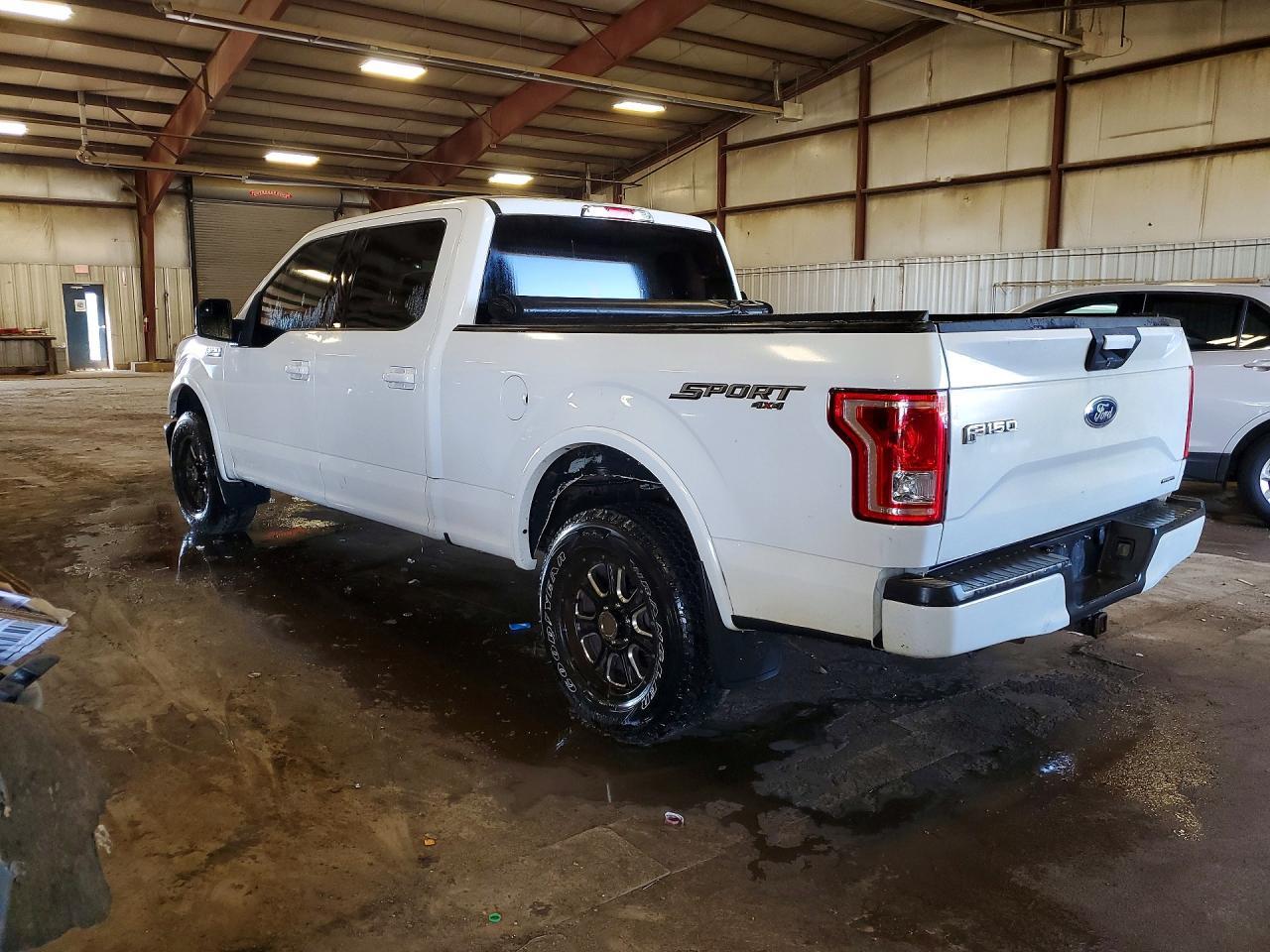2015 Ford F150 Supercrew - Фото 2