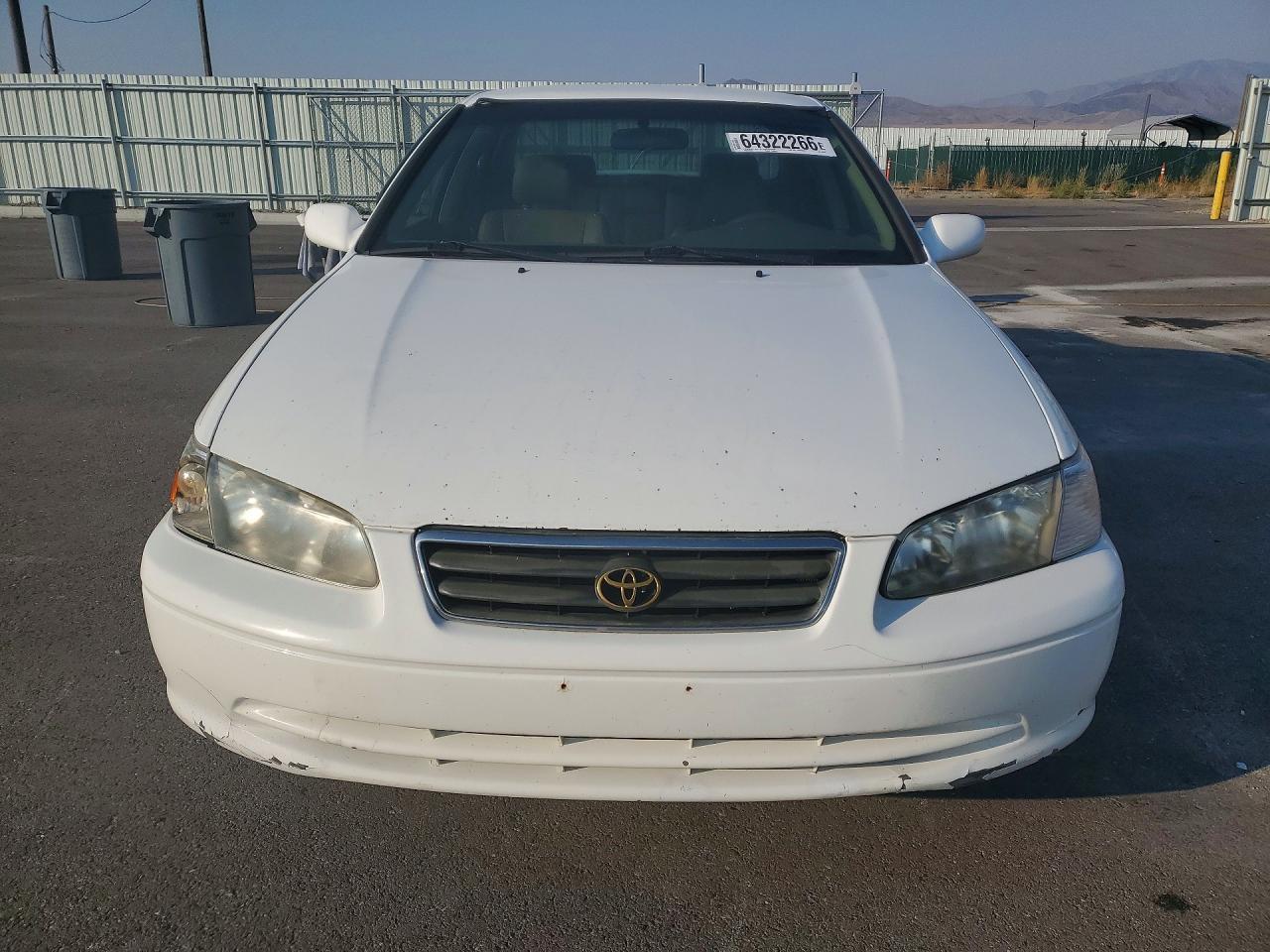 2000 Toyota Camry Le - Фото 5