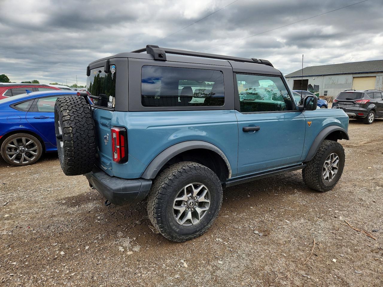 2022 Ford Bronco Base - Image 3