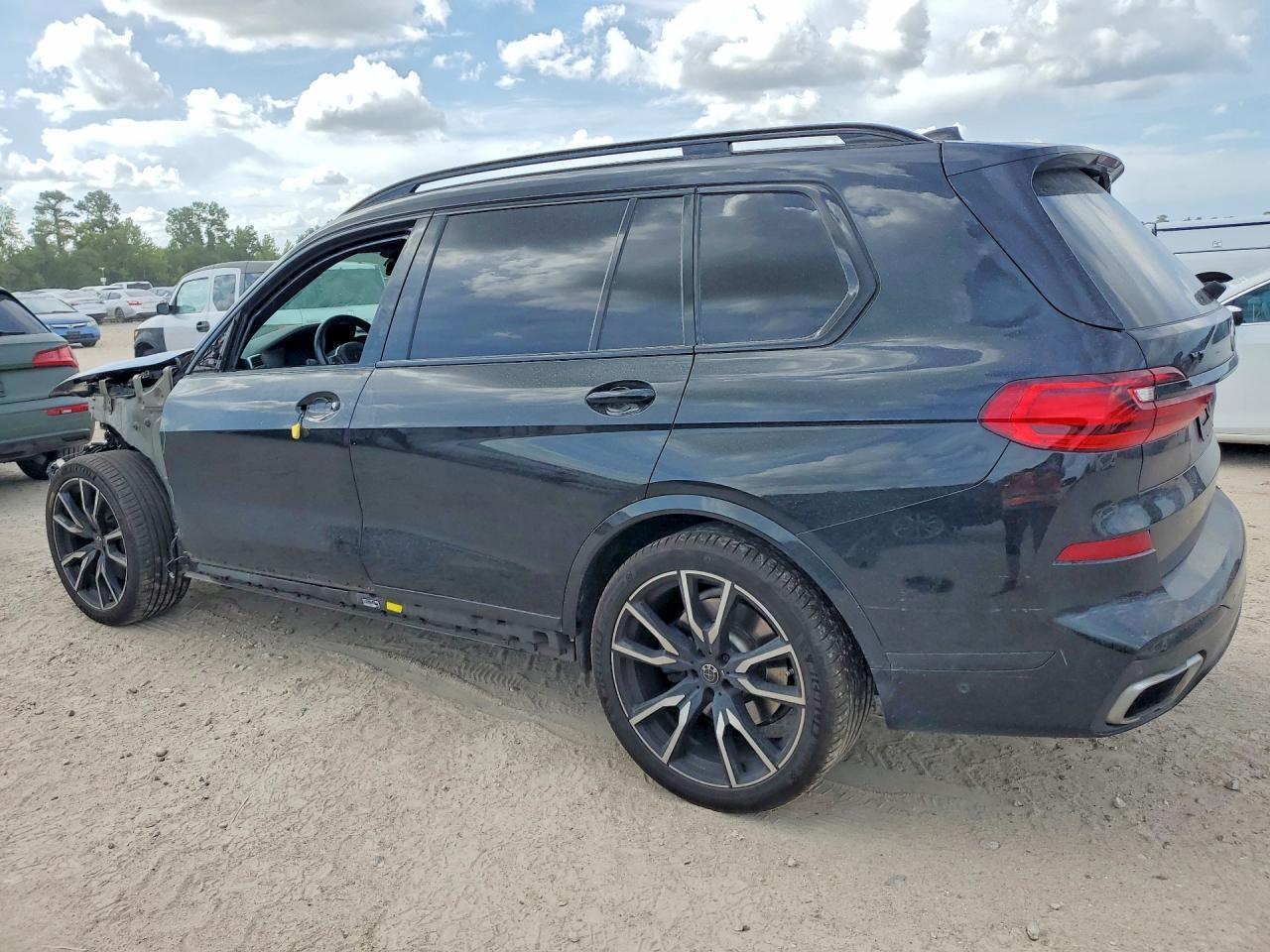 2019 BMW X7 xDrive50I - Image 2