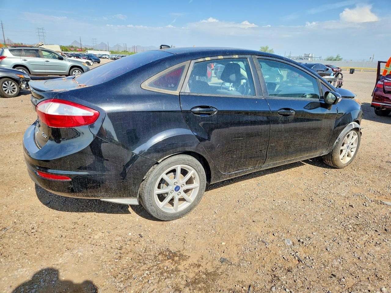 2017 Ford Fiesta Se - Фото 3