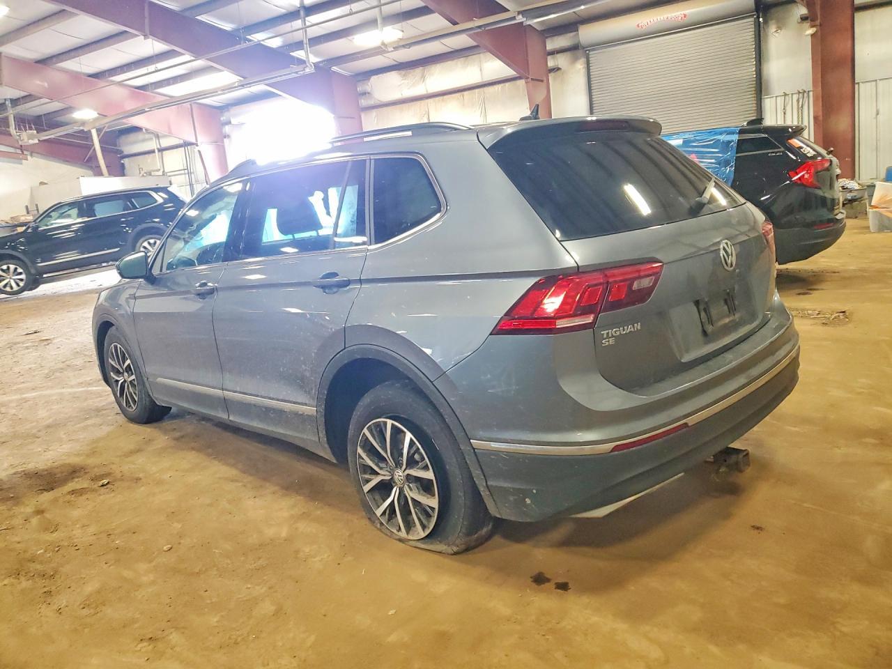 2018 Volkswagen Tiguan Se - Image 2