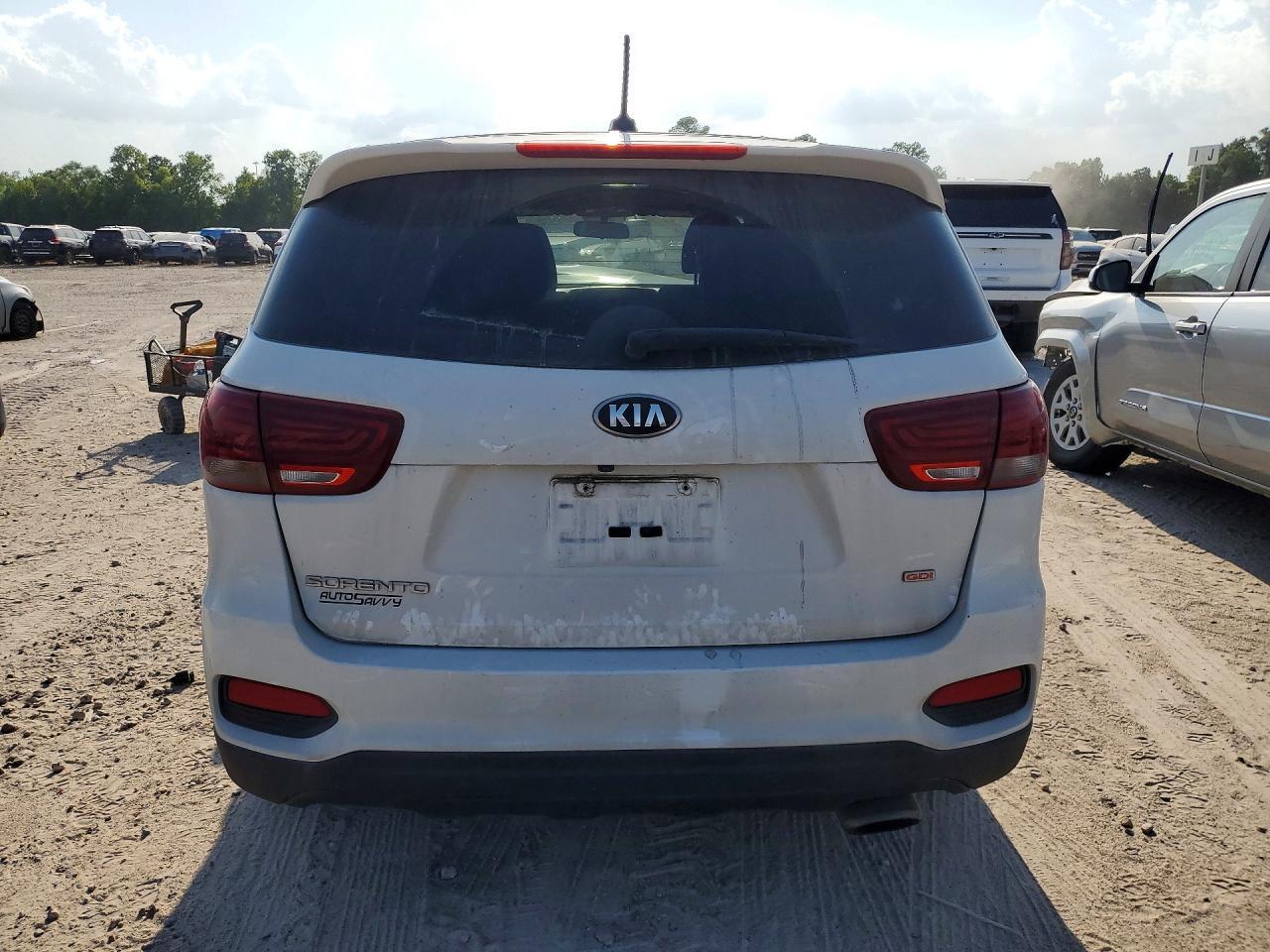 2017 Kia Sorento - Фото 6