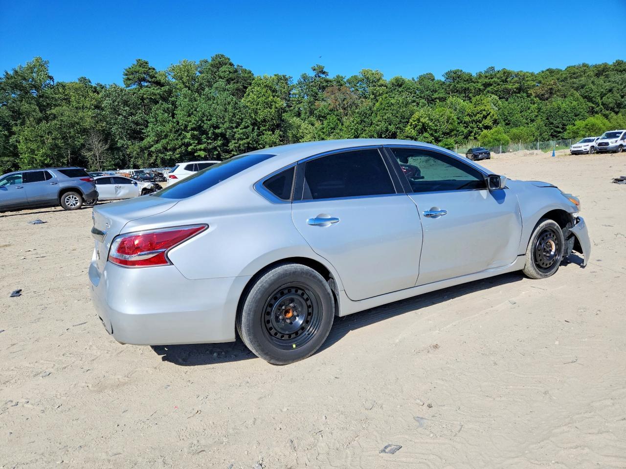 2015 Nissan Altima 2.5 S - Фото 3