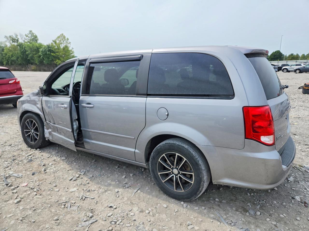 2015 Dodge Grand Caravan Se - Image 2