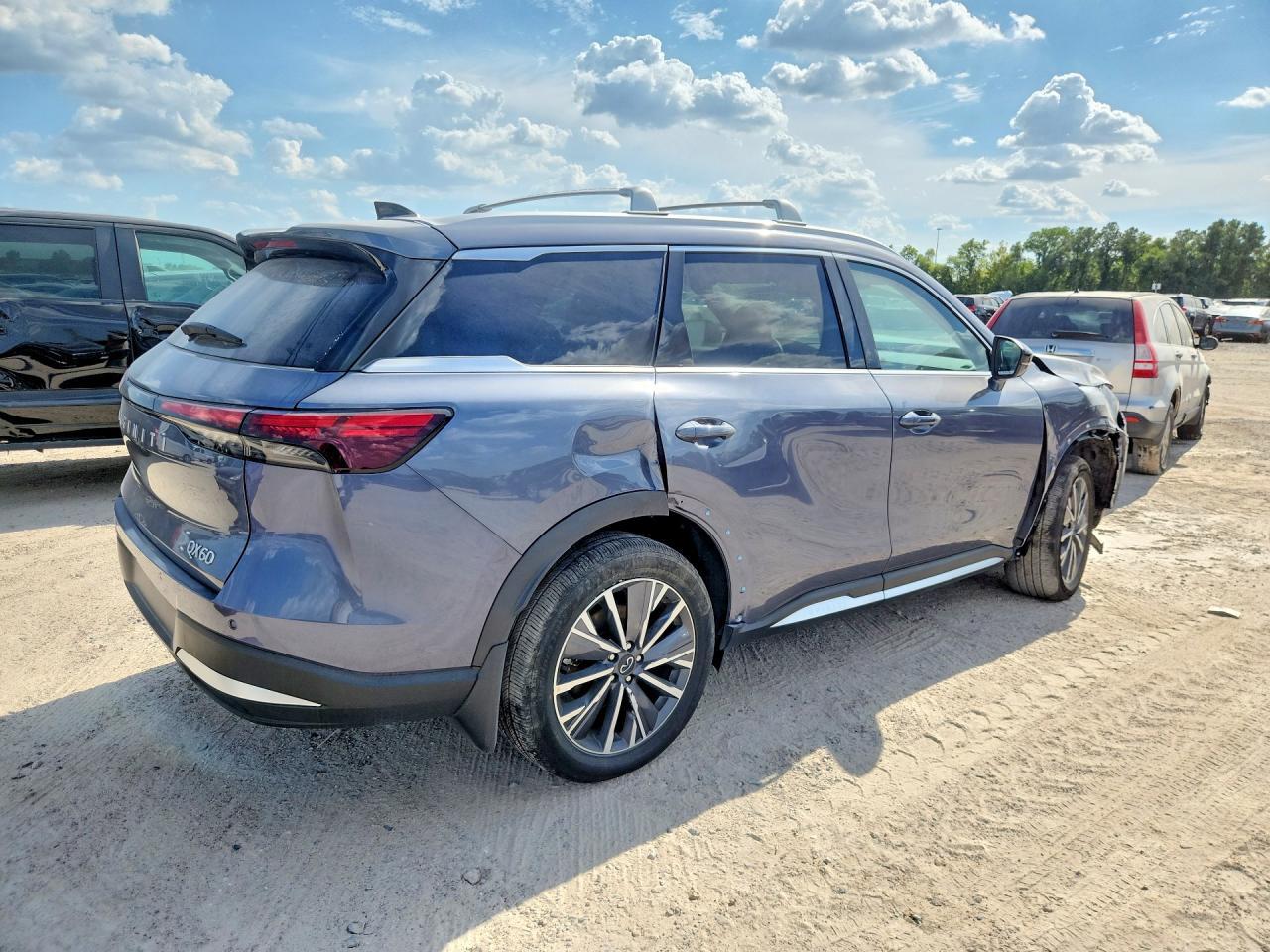2026 Infiniti Qx60 Luxe - Image 3