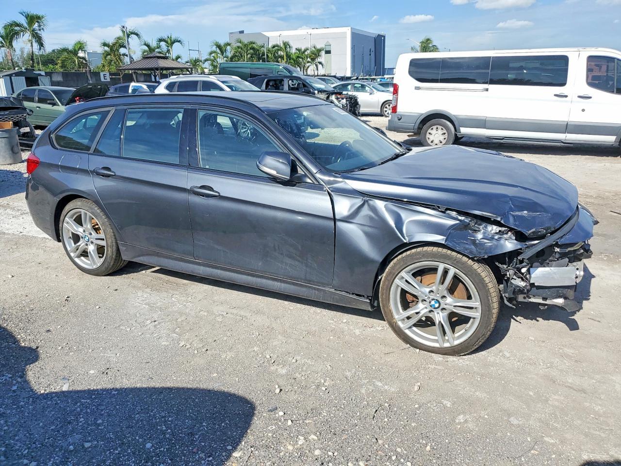 2017 BMW 330 Xi - Фото 4