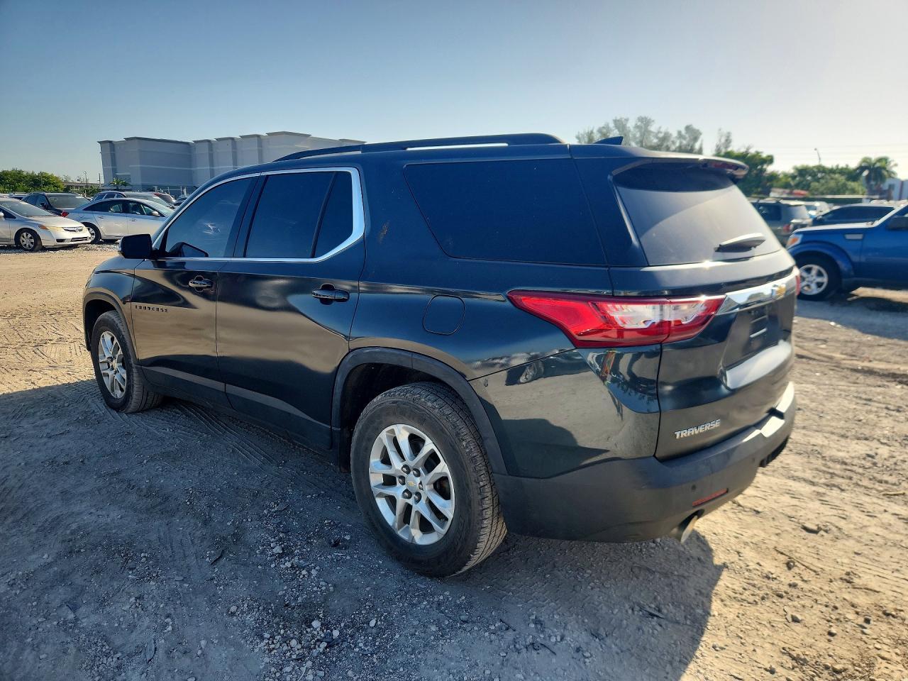 2019 Chevrolet Traverse Lt - Image 2