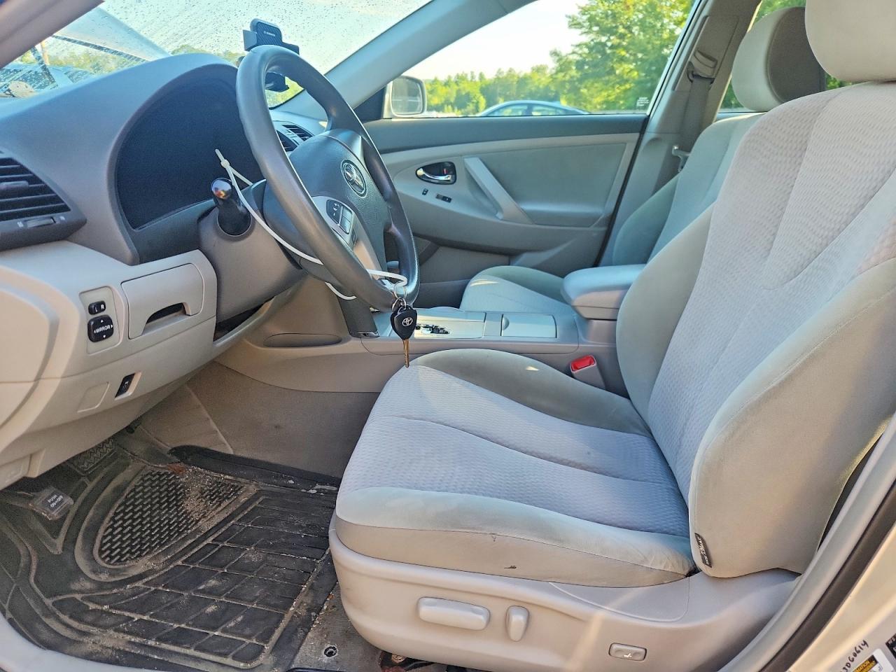 2011 Toyota Camry Le - Фото 7