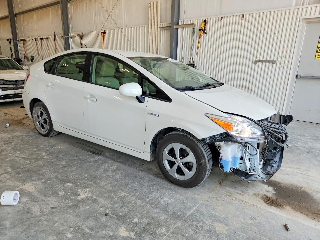 2013 Toyota Prius Three - Фото 4