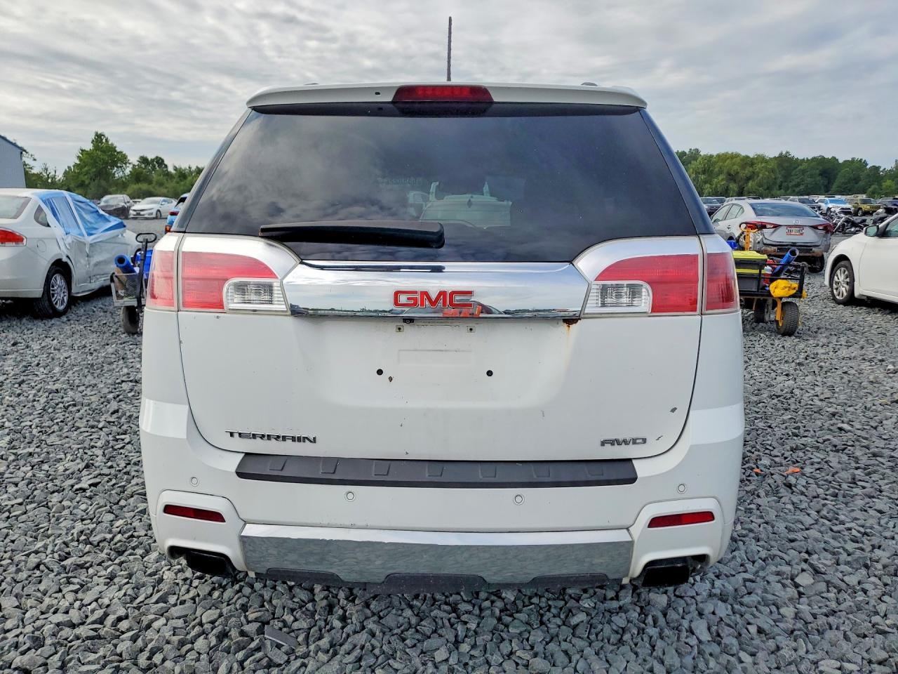 2015 GMC Terrain Denali - Image 6