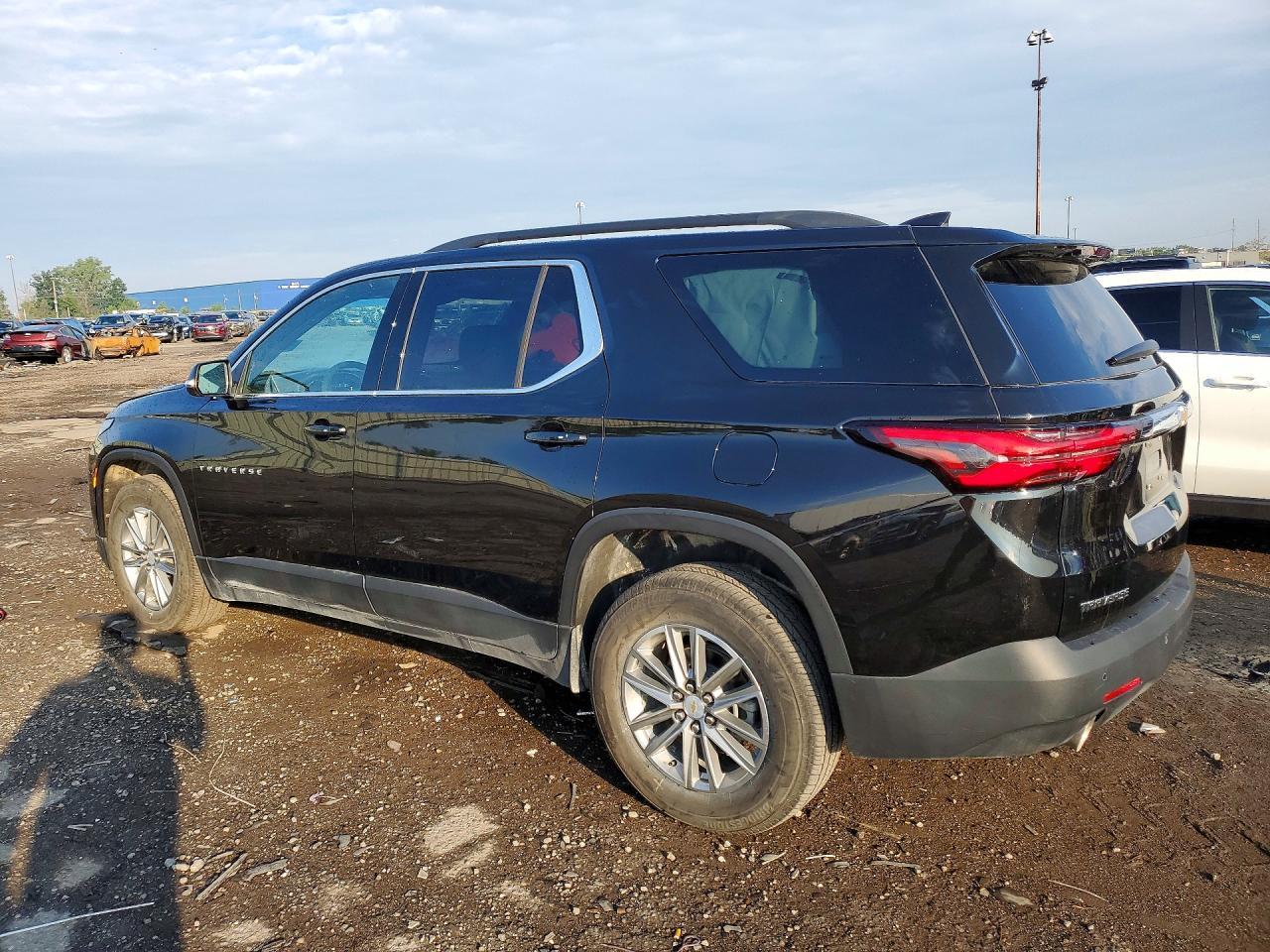 2023 Chevrolet Traverse Lt - Image 2