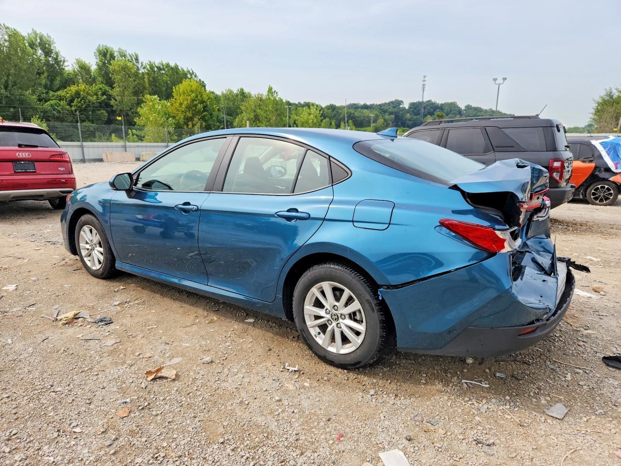 2025 Toyota Camry Le - Фото 2