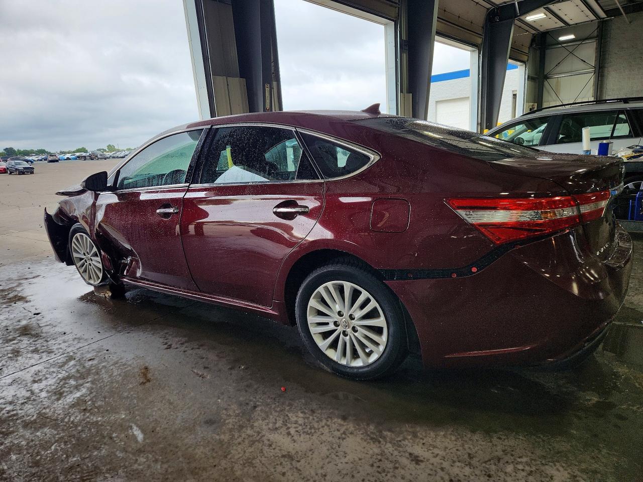 2013 Toyota Avalon Hybrid Limited - Фото 2