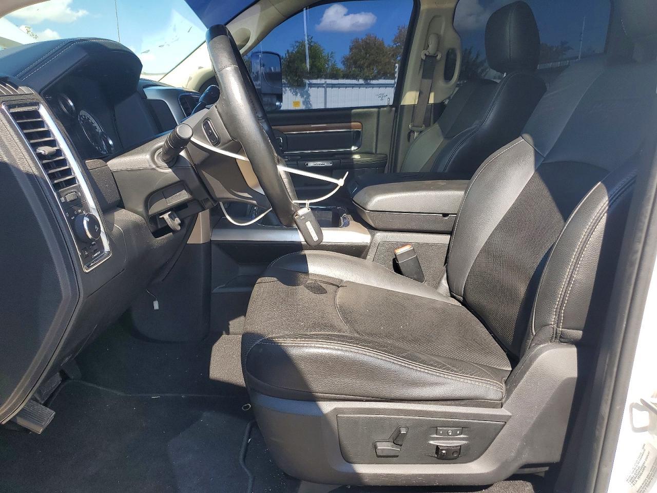2017 Ram 3500 Laramie - Фото 7