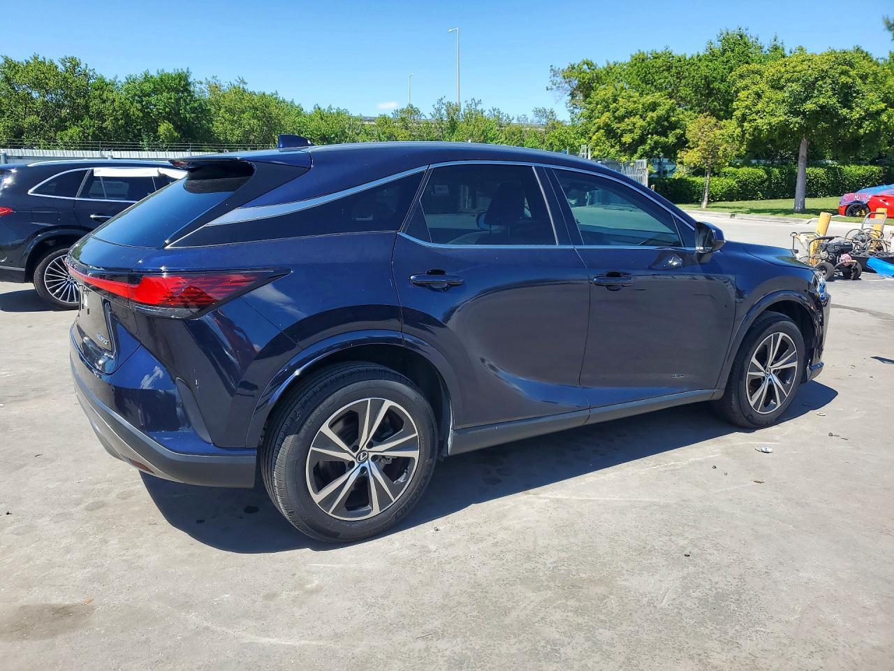 2023 Lexus Rx 350 Premium - Image 3
