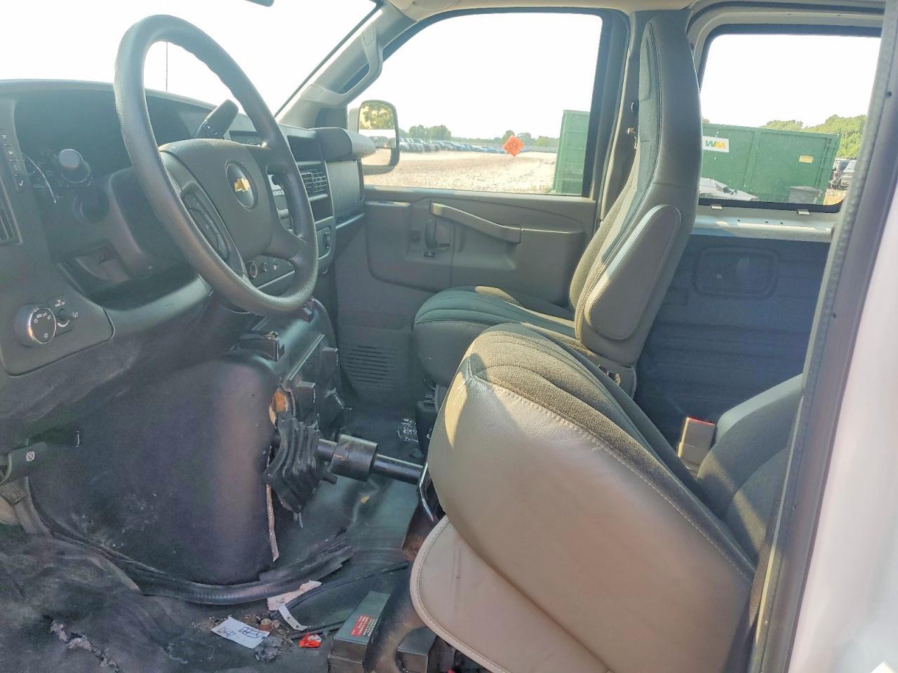 2020 Chevrolet Express G2500 - Фото 7