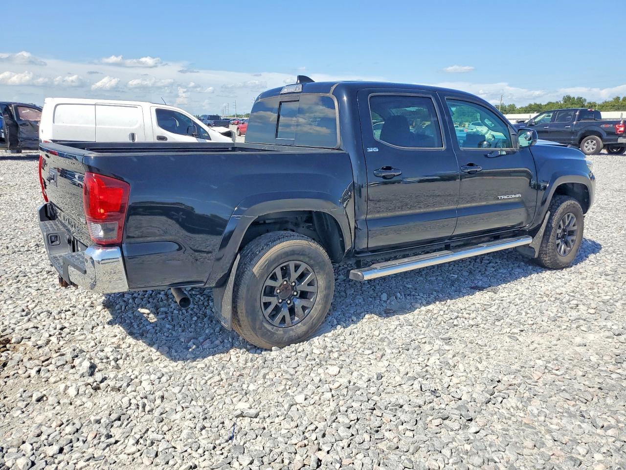 2023 Toyota Tacoma Sr5 V6 - Image 3