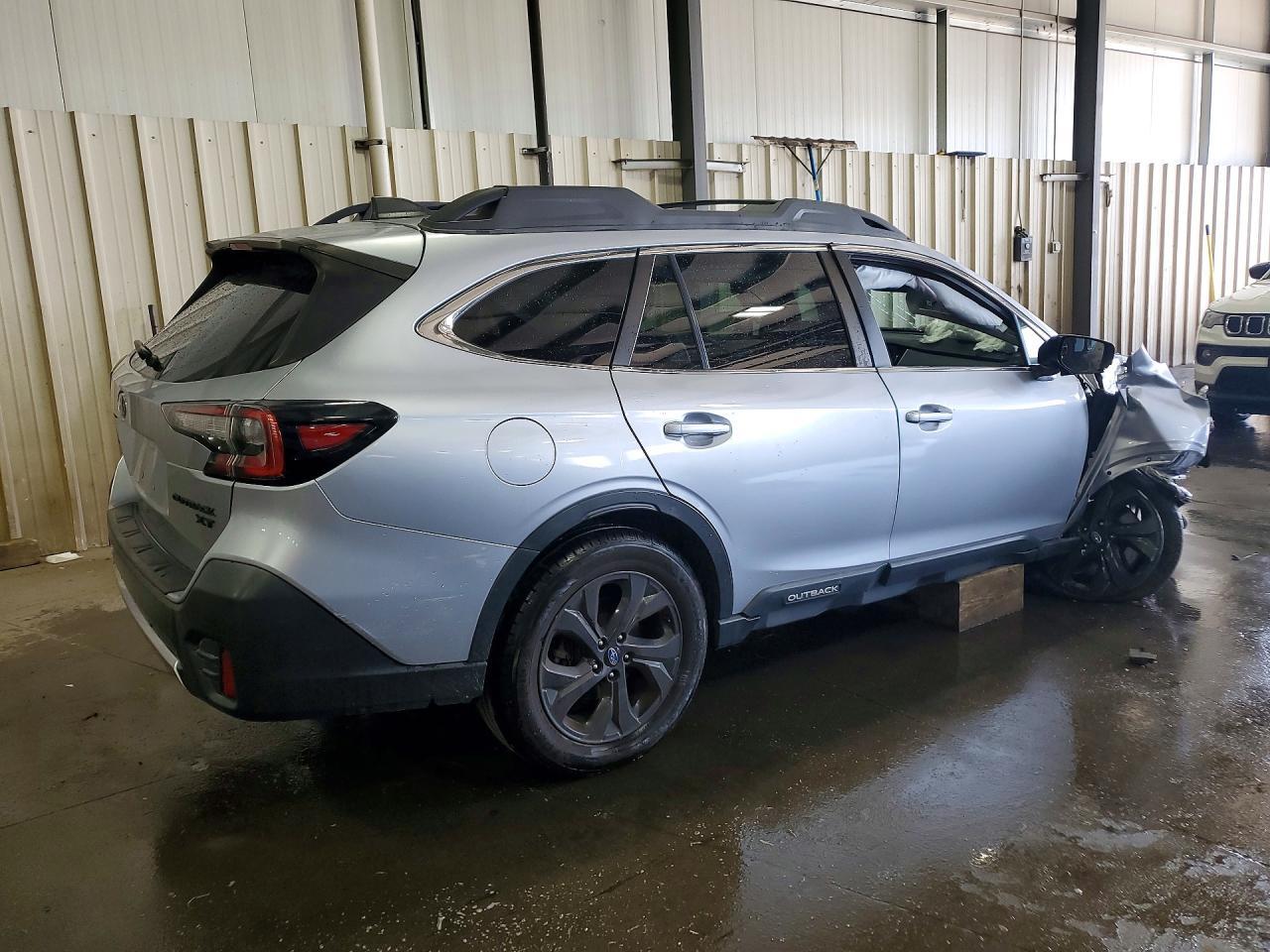 2021 Subaru Outback Onyx Edition Xt - Image 3