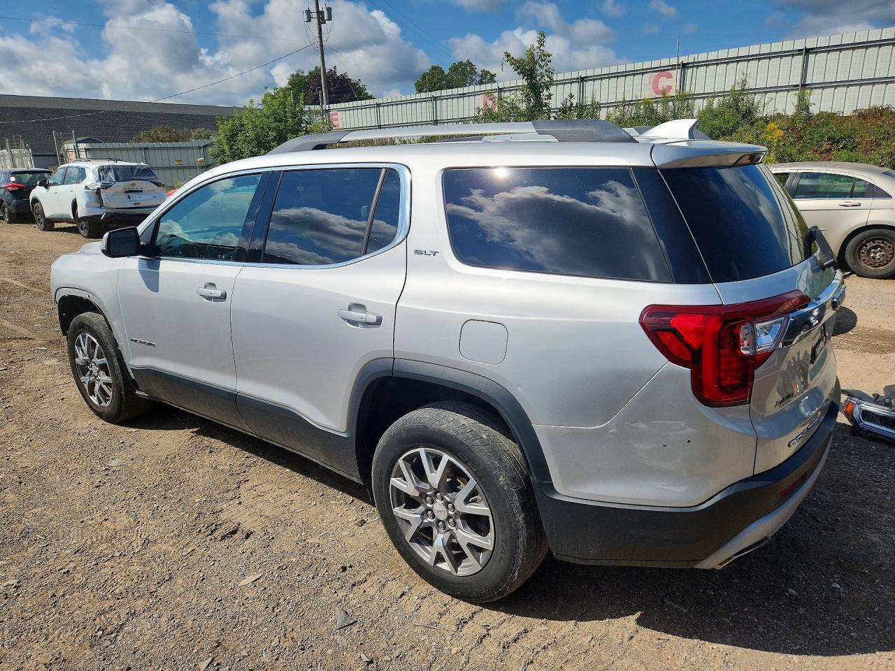 2020 GMC Acadia Slt - Image 2
