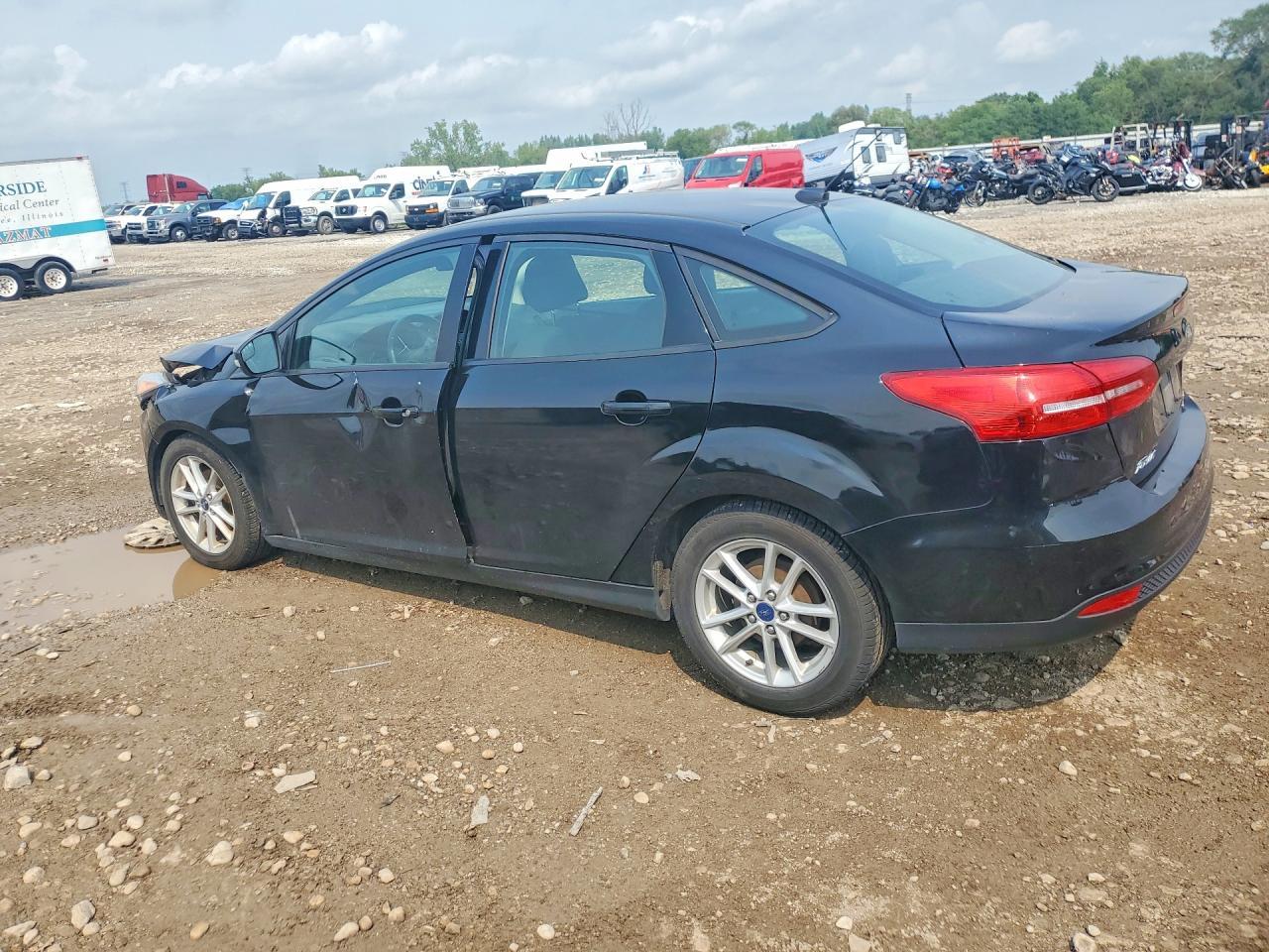 2016 Ford Focus Se - Image 2