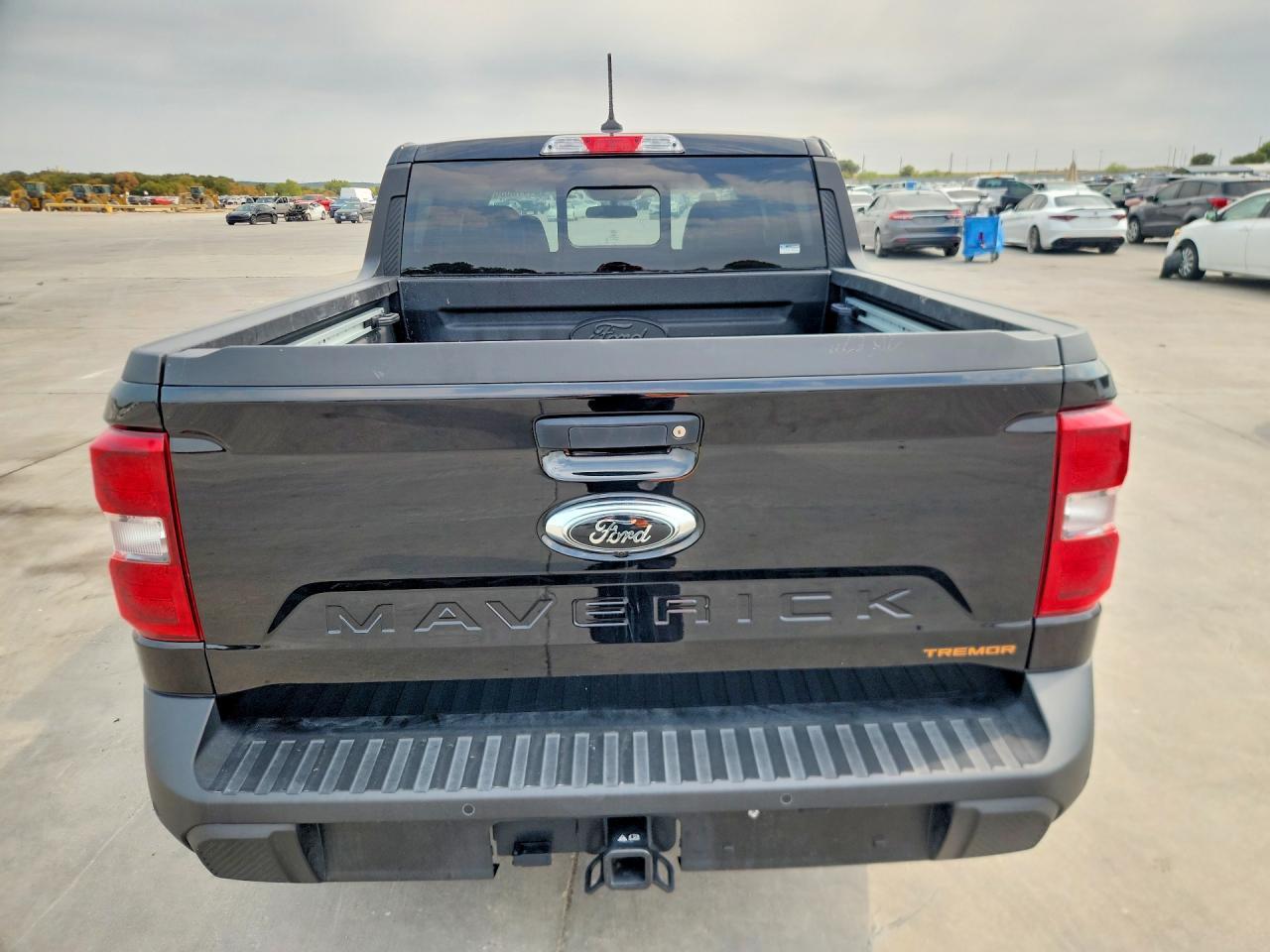 2024 Ford Maverick Lariat Tremor - Image 6