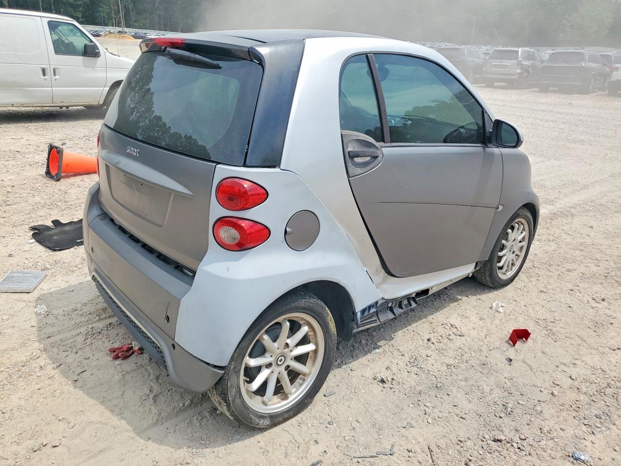2013 Smart Fortwo Pure - Image 3