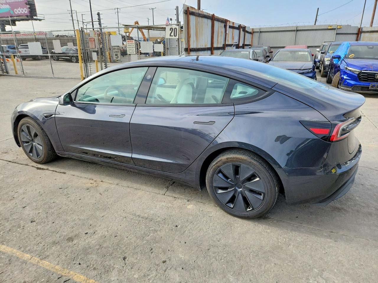 2024 Tesla Model 3 - Фото 2