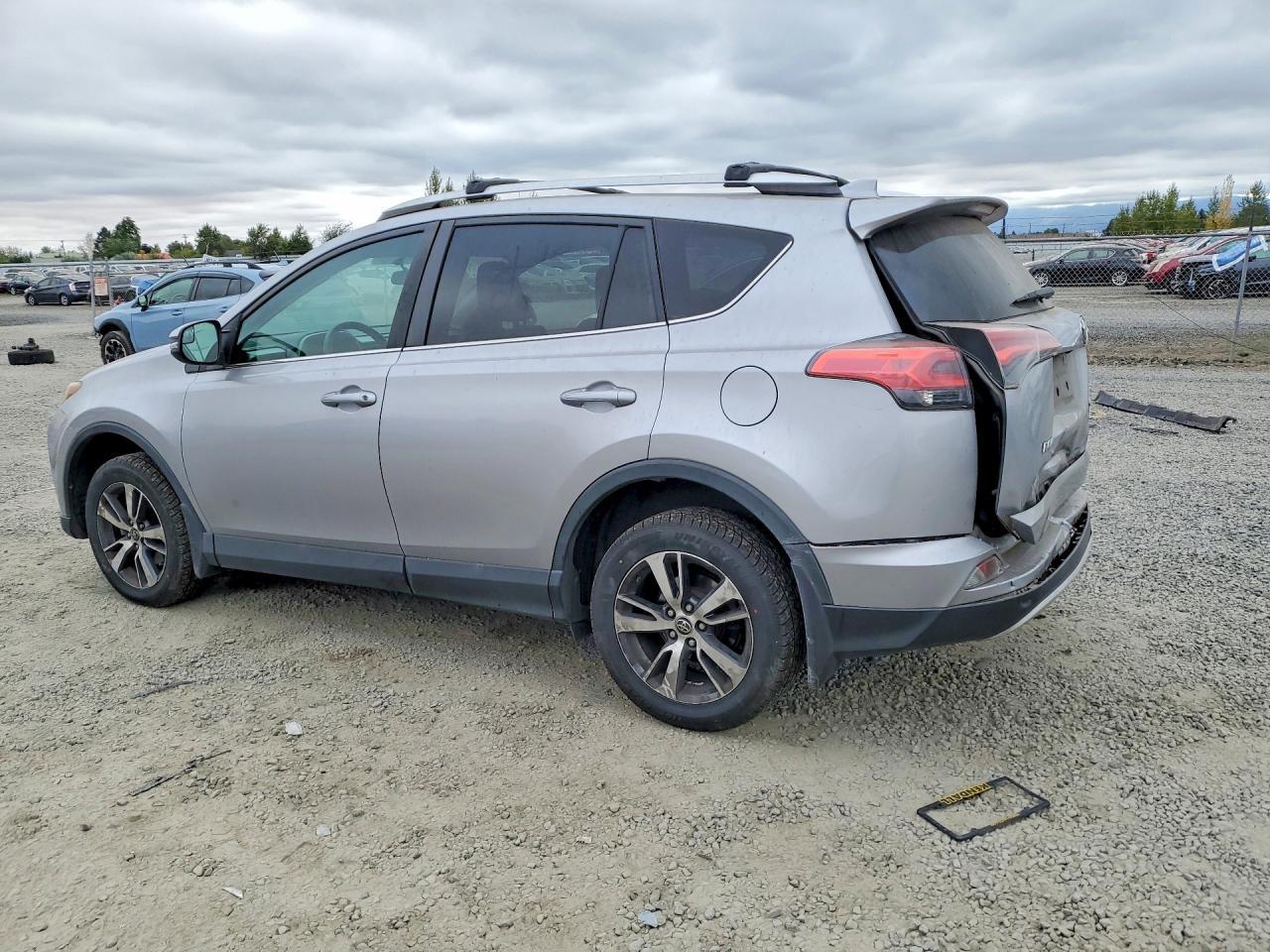 2016 Toyota Rav4 Xle - Фото 2